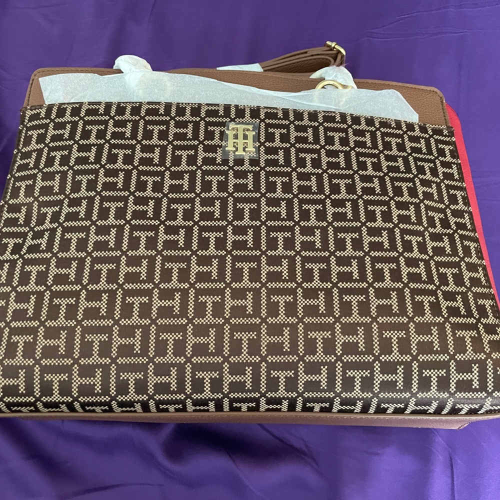 TH stylish purse